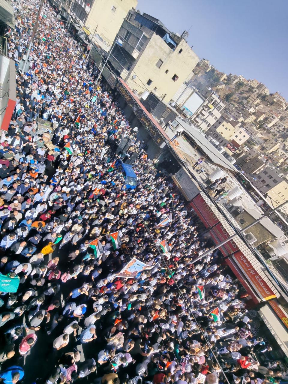 عشرات آلاف الاردنيين في وسط البلد: غزة حرقوها بالنار.. وعربي بدعم الاستعمار  فيديو وصور