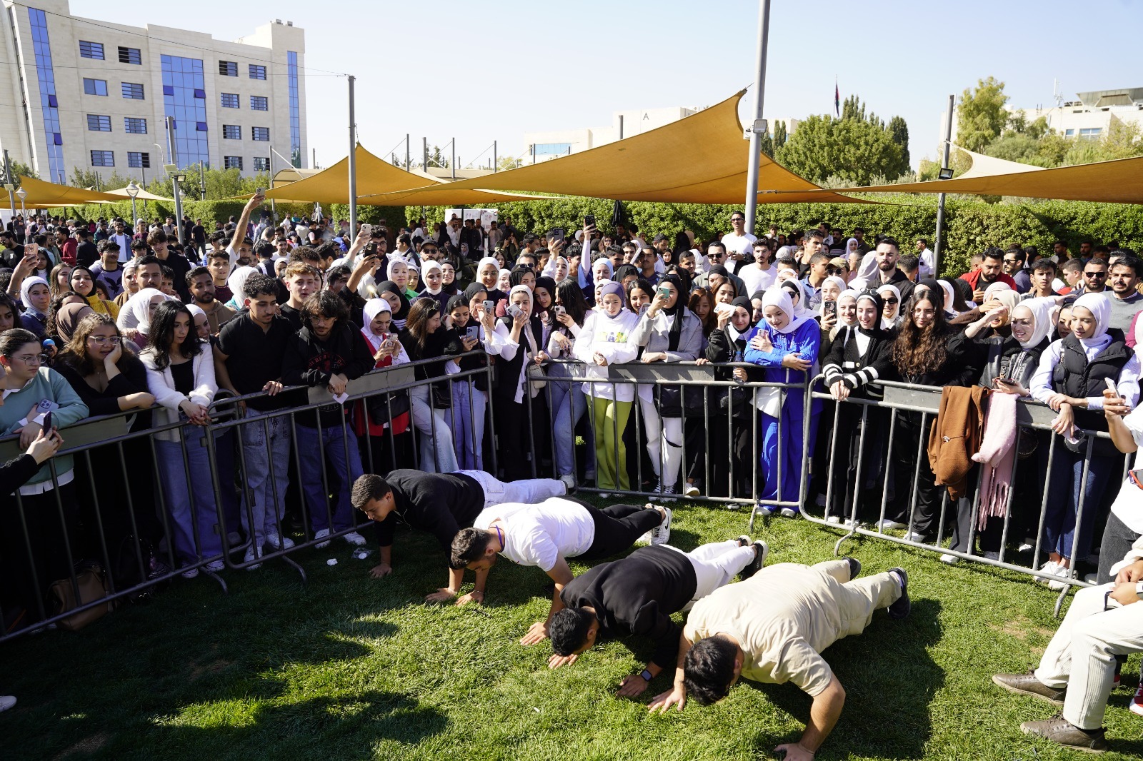 يومٌ تفاعلي في الشرق الأوسط يثري تجربة الطلبة الجامعية... صور