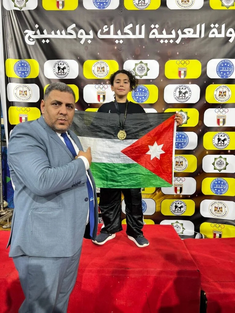 اللاعب عيسى العيسى يحصد الذهبية والمركز الاول في البطولة العربية للكيك بوكسينغ