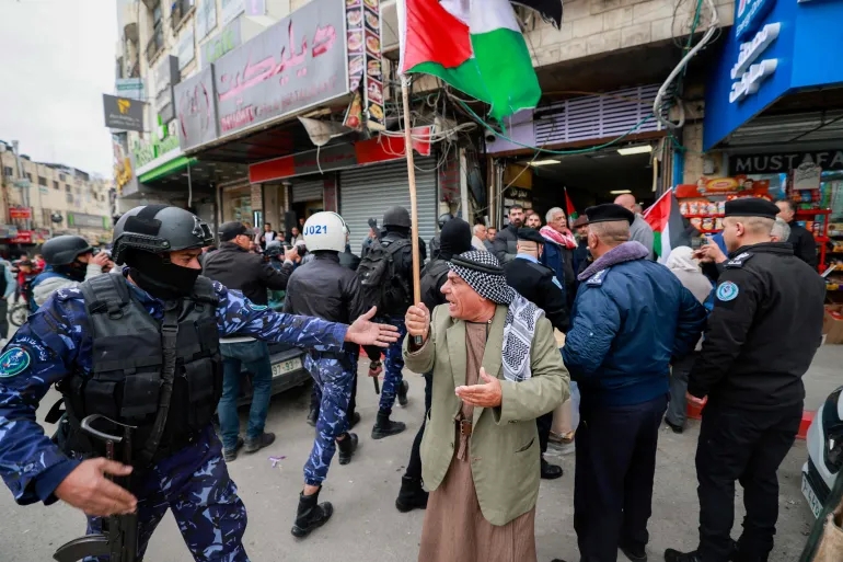 فصائل المقاومة تطالب قيادة السلطة الفلسطينية بوقف الحملة الامنية في جنين #عاجل