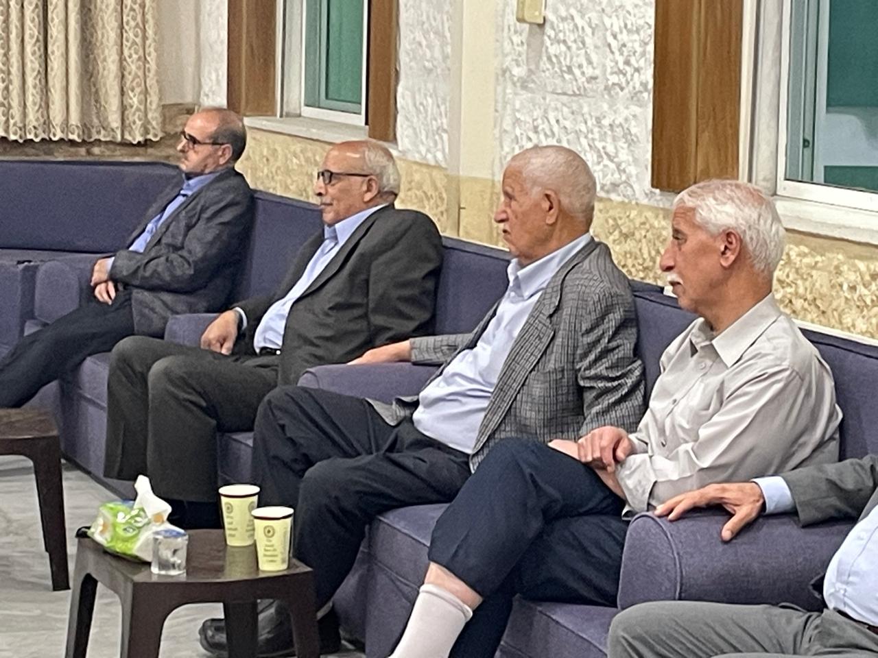 ديوان عشيرة المحيسن يكرم الدكتور عامر الصمادي