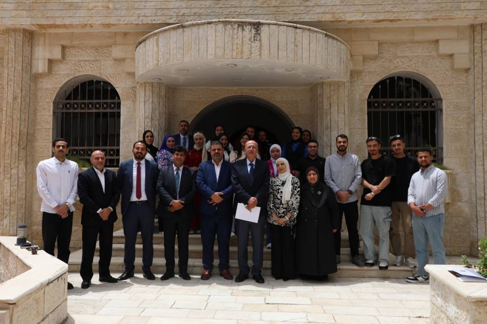 طلبة كلية الحقوق في عمان العربية يزورون المركز الوطني لحقوق الانسان