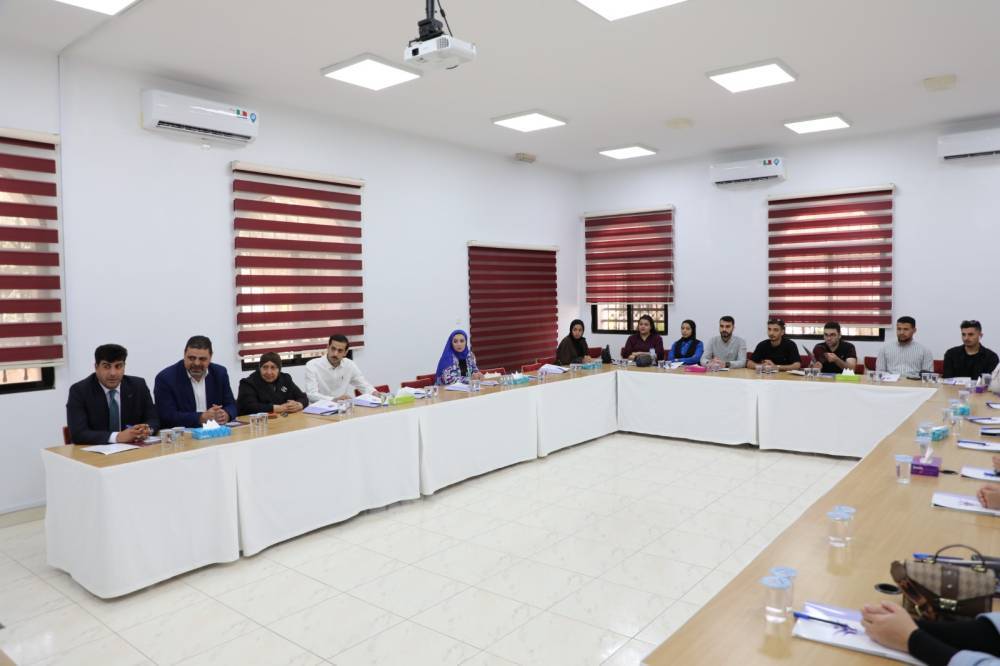 طلبة كلية الحقوق في عمان العربية يزورون المركز الوطني لحقوق الانسان