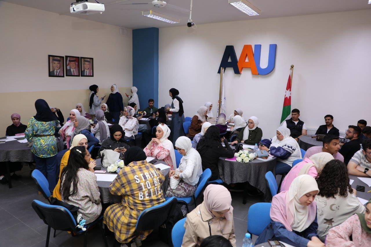 جامعة عمان العربية تنظم ورشة تدريبية بعنوان العلاج النفسي بالفن للتوعية بالطرق الصحيحة للتفريغ النفسي