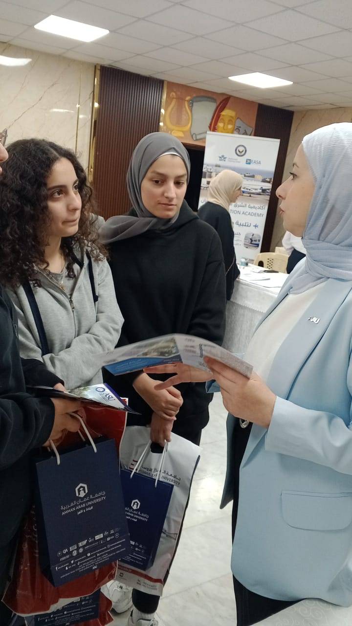 جامعة عمان العربية تشارك مدارس الاتحاد في فعالية يوم التحدث الوظيفي