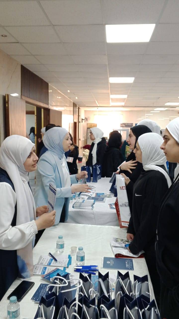 جامعة عمان العربية تشارك مدارس الاتحاد في فعالية يوم التحدث الوظيفي