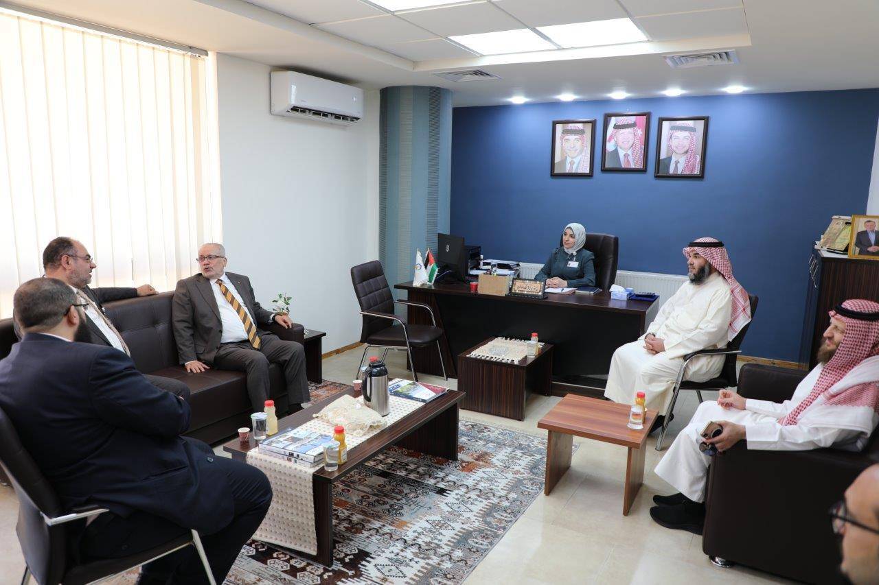 جامعة عمان العربية تستضيف معالي الدكتور هايل داود في محاضرة حول  فضل العشر الأوائل من ذي الحجة 