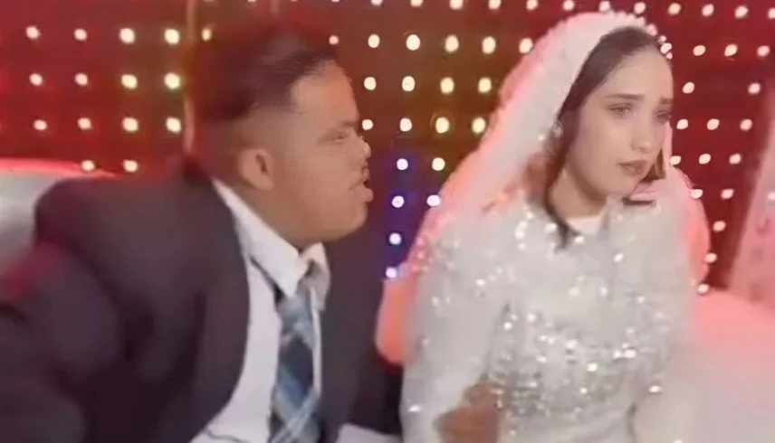 هتك عرض.. النيابة المصرية تحتجز والد عروس مصر الباكية وتسلمها لوالدتها