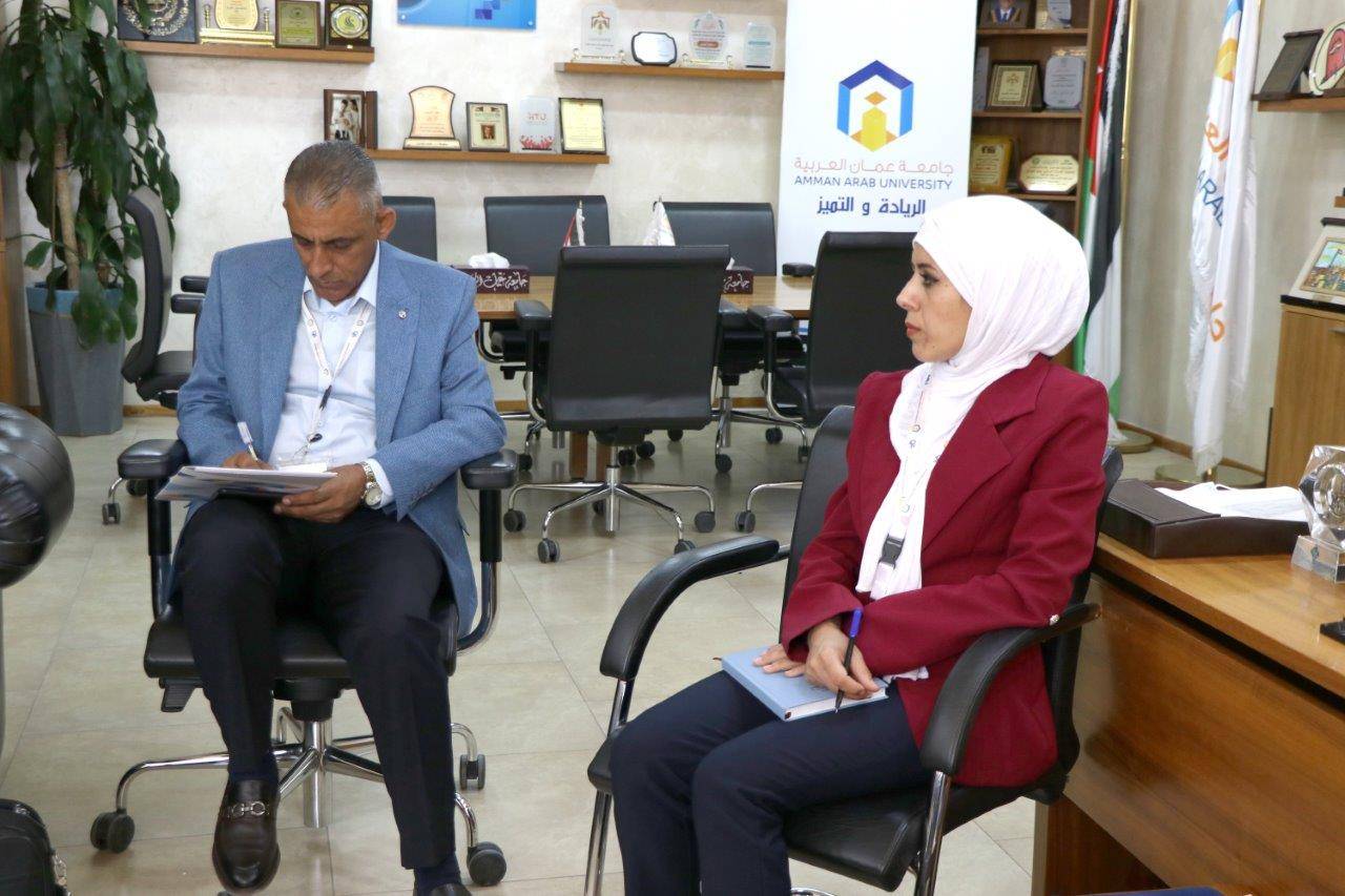 جامعة عمان العربية ودينارك - Dinarak يبحثان تعزيز التعاون في ريادة الأعمال والابتكار والخدمات المالية الرقمية