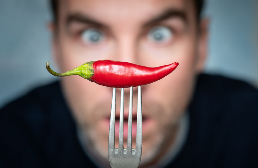 كيف تؤثر الأطعمة الحارة على فقدان الوزن؟