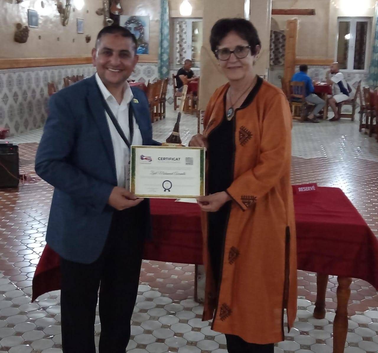 زيد العواملة يشارك في الملتقى الدولي للفسيفساء بالمغرب ويحصد تكريمات