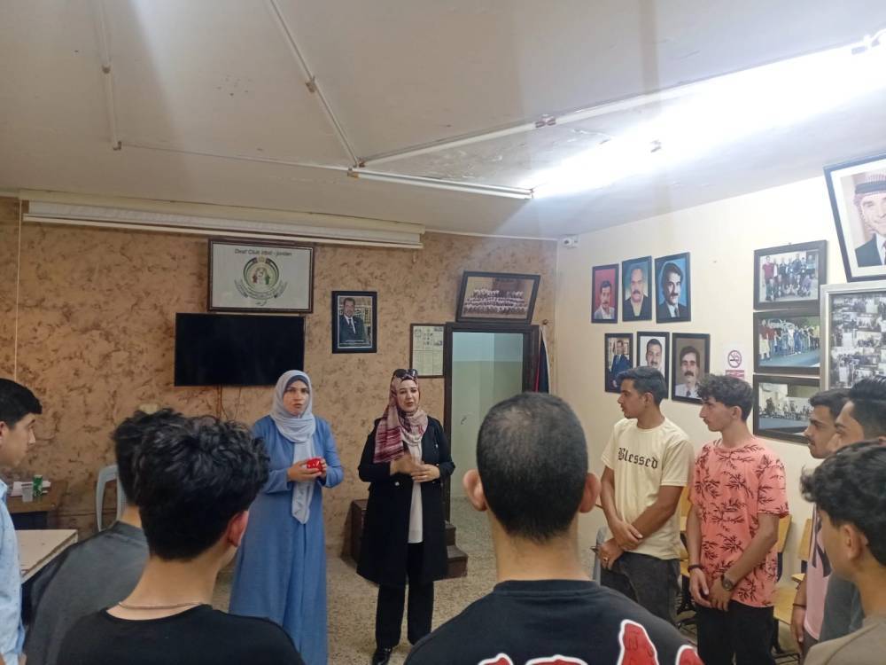 دورات تدريبية وأنشطة توعوية هادفة لتعزيز قدرات الشباب في إربد.