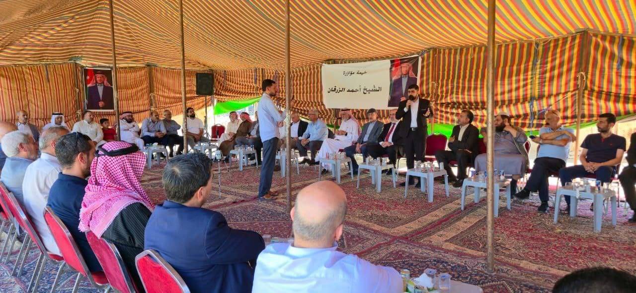 وجهاء ونواب وشخصيات وطنية في خيمة التضامن مع الزرقان في الطفيلة - صور  