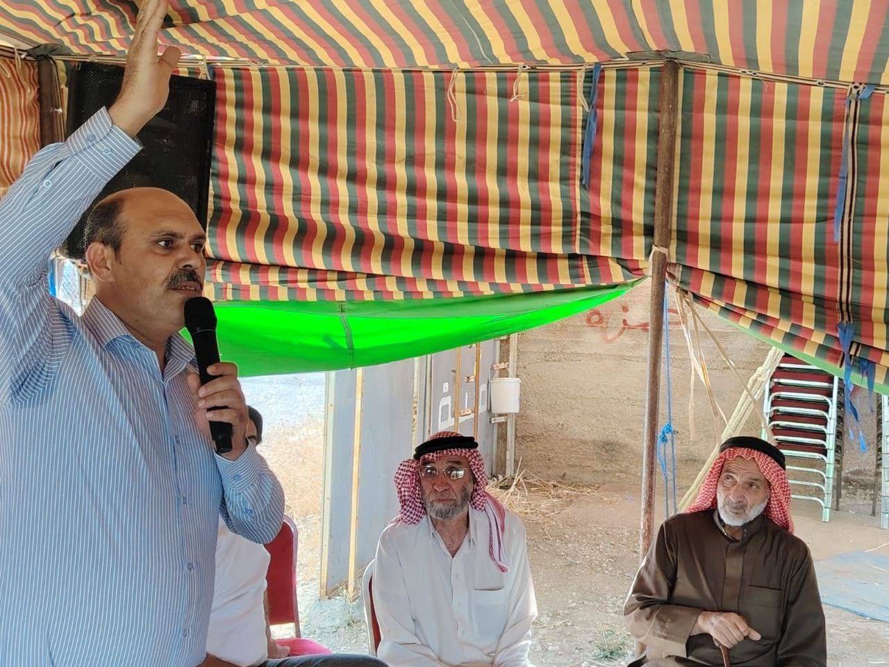 وجهاء ونواب وشخصيات وطنية في خيمة التضامن مع الزرقان في الطفيلة - صور  