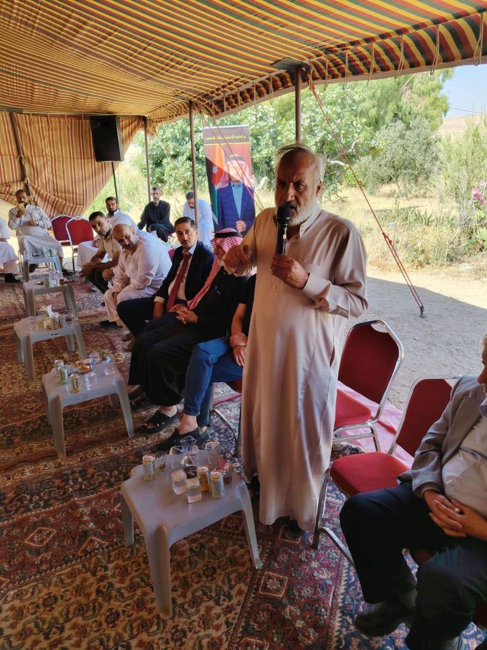 وجهاء ونواب وشخصيات وطنية في خيمة التضامن مع الزرقان في الطفيلة - صور  