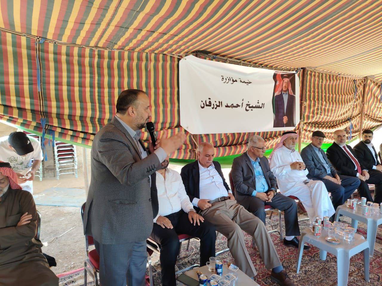 وجهاء ونواب وشخصيات وطنية في خيمة التضامن مع الزرقان في الطفيلة - صور  