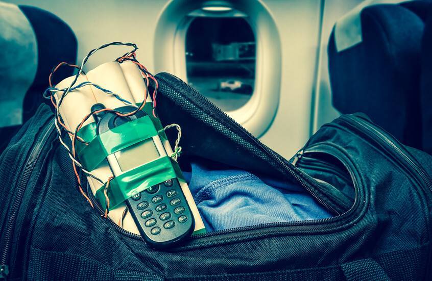 رسالة من 3 أحرف تهبط بطائرة أمريكية اضطراريا!