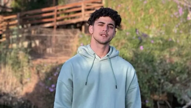 ضبابية وجلطات وزيادة بالوزن.. فنان مصري يكشف إصابته بمرض غريب