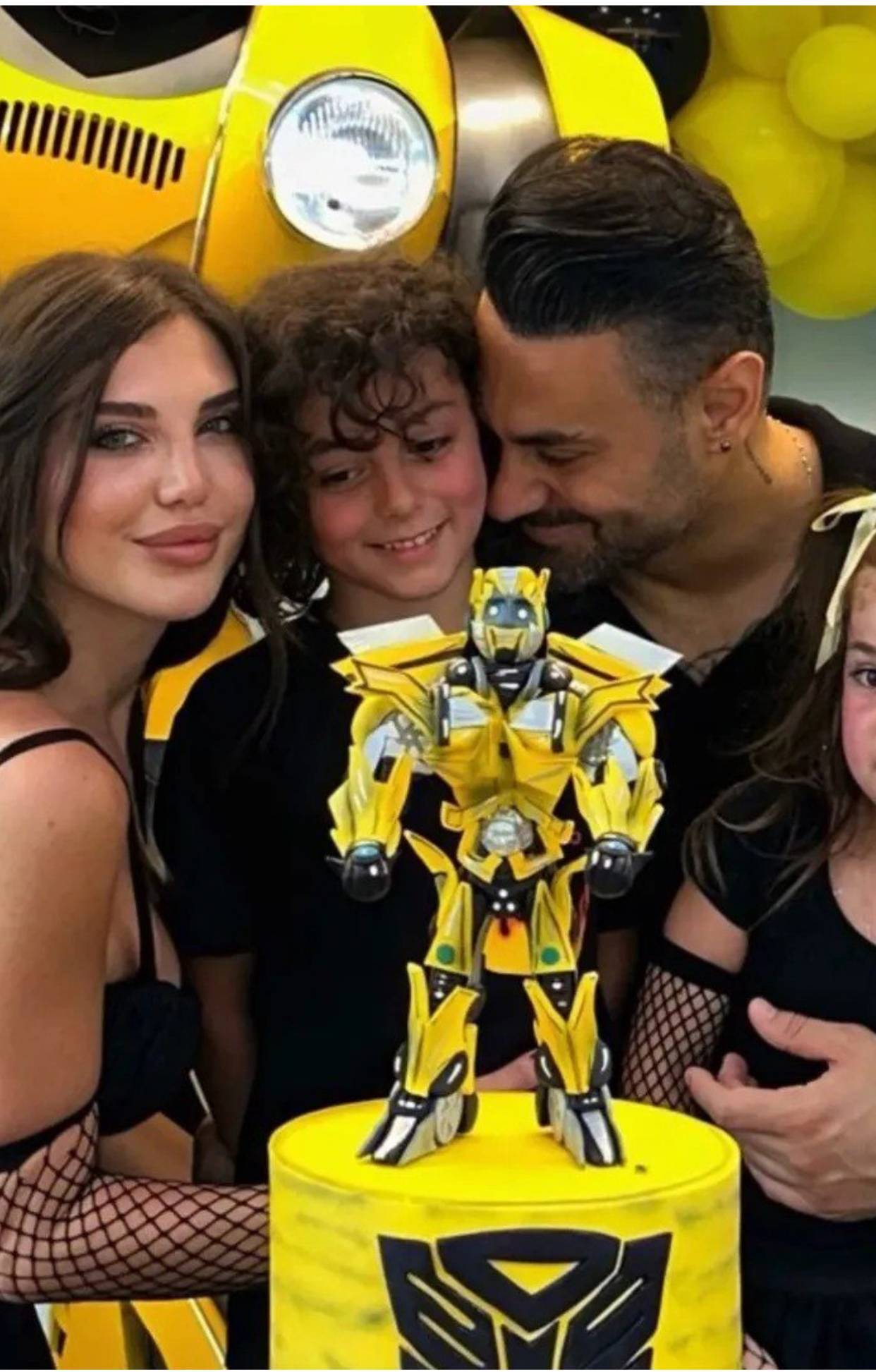 هل تذكرون هادي أسود؟.. إبنه الصغير يخطف الأنظار بوسامته