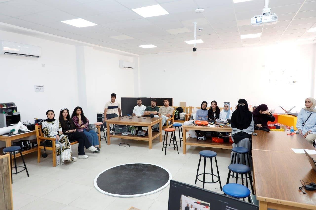 عمان العربية تعقد ورشة عمل متخصصة بالروبوتات الذكية وتطبيقاتها العملية