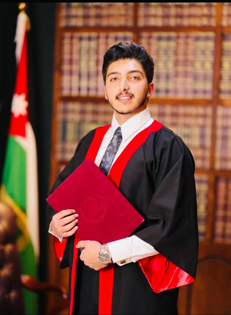 تهنئة بمناسبة تخرج نخبة من أبناء عشيرة الحجاج في تخصصات الطب وطب الأسنان 