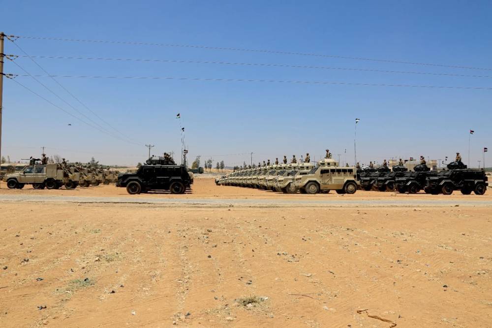 رئيس هيئة الأركان المشتركة يزور الوحدات النوعية المنتشرة ضمن منطقة حدود جابر