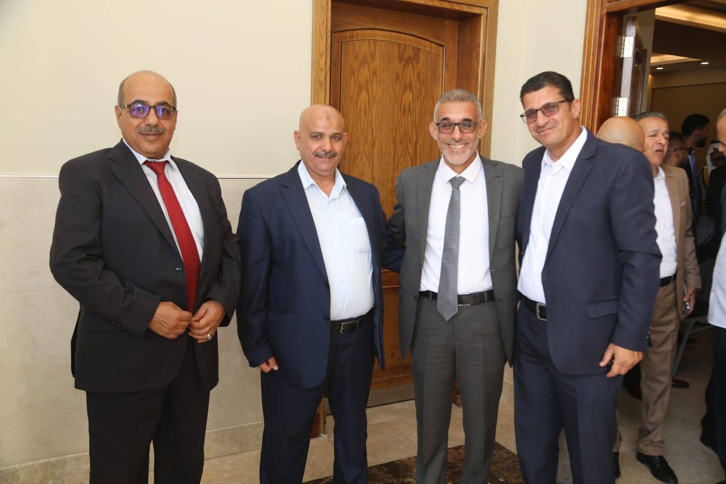 التيم و ابو صنوبر نسايب الحديد طلب و العبادي أعطى