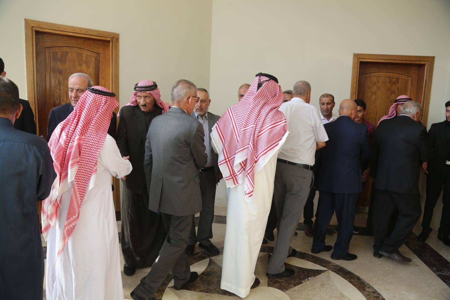 التيم و ابو صنوبر نسايب الحديد طلب و العبادي أعطى