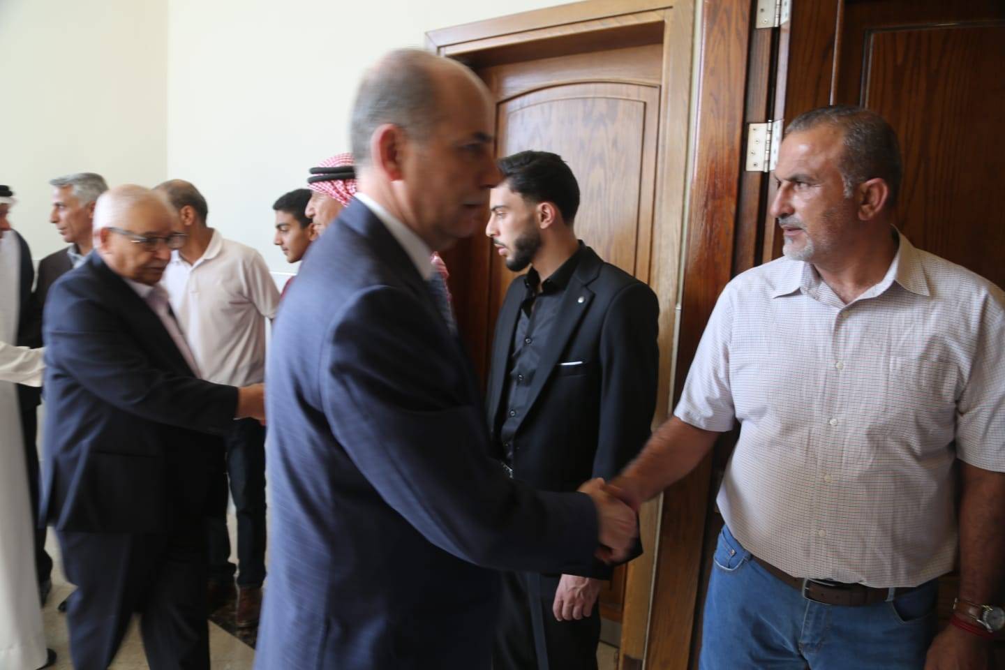 التيم و ابو صنوبر نسايب الحديد طلب و العبادي أعطى