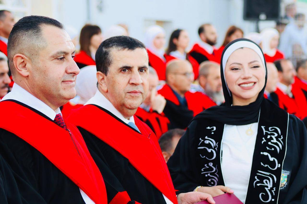 جامعة البلقاء التطبيقية تتوّج احتفالاتها بـ(فوج العلم) بتخريج طلبة كلية الطب وكلية الدراسات العليا