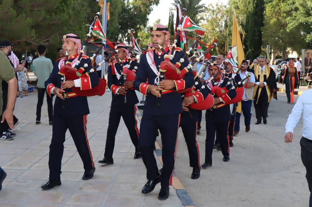 جامعة الحسين بن طلال تحتفل بتخريج الفوج السادس والعشرين فوج النشامى في أجواء من الفخر والاعتزاز.