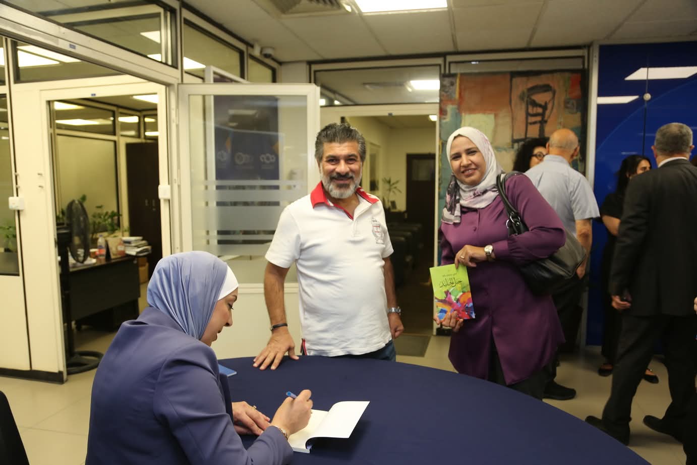 إشهار المجموعة القصصية جبل الجليد للدكتوره أماني سليمان في شومان