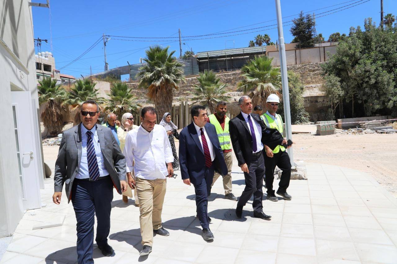 رئيس جامعة البلقاء التطبيقية يتفقد مشروعي كلية جرش التقنية وكلية عجلون الجامعية