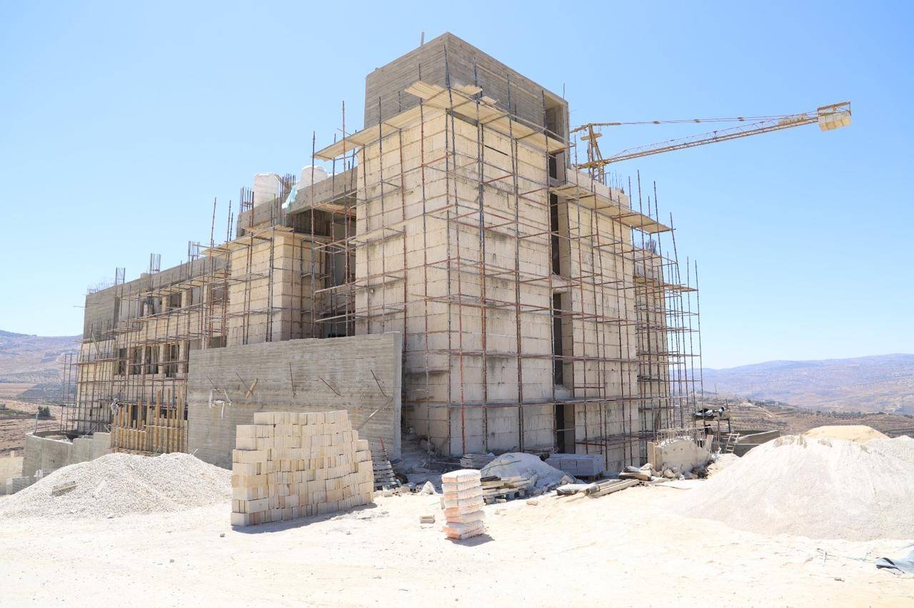 رئيس جامعة البلقاء التطبيقية يتفقد مشروعي كلية جرش التقنية وكلية عجلون الجامعية