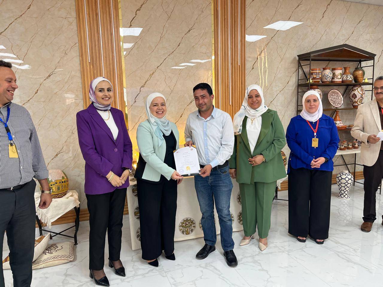 صيدلة عمان العربية تُعزز كفاءة طلبتها ببرنامج تطبيقي في الصناعات الدوائية