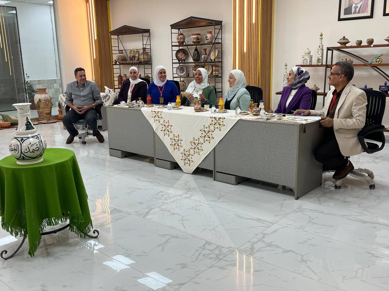 صيدلة عمان العربية تُعزز كفاءة طلبتها ببرنامج تطبيقي في الصناعات الدوائية