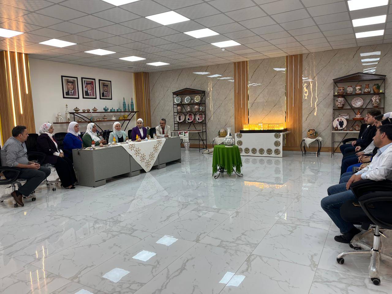 صيدلة عمان العربية تُعزز كفاءة طلبتها ببرنامج تطبيقي في الصناعات الدوائية