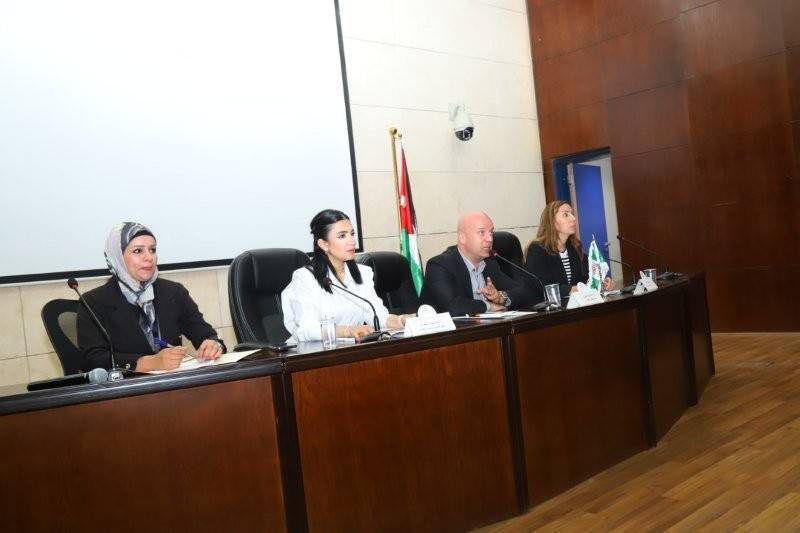 رئيس جامعة البترا يؤكد أهمية العمل التطوعي خلال استضافة الجامعة جلسة تعريفية بجائزة الحسين بن عبد الله الثاني