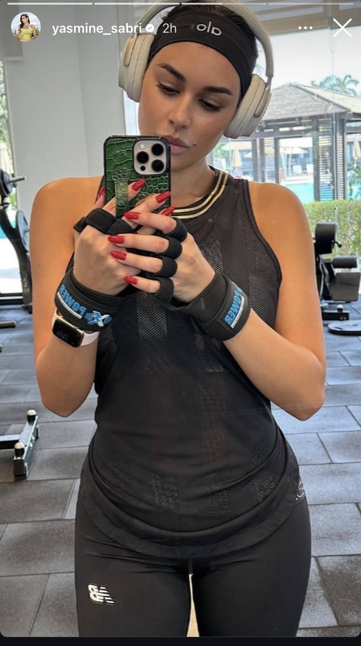 ياسمين صبري تخطف الأنظار 