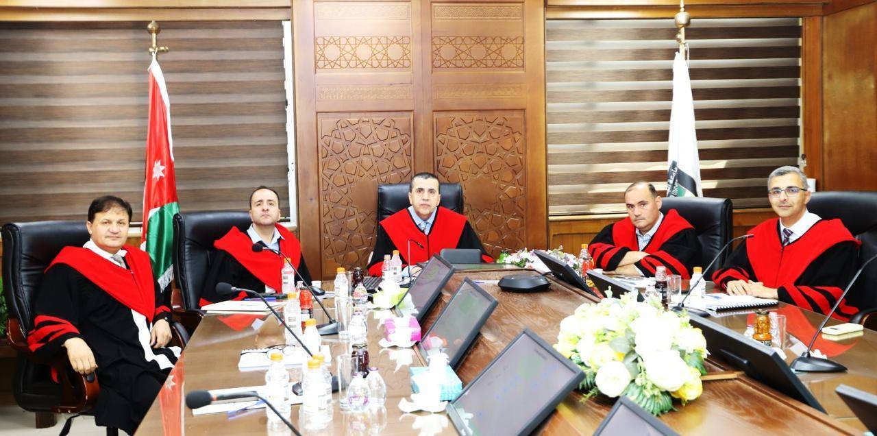 رسالة ماجستير تبحث كفاءة الطاقة في تصميم شبكات MIMO من منظور التجميع بجامعة البلقاء التطبيقية