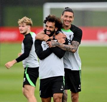 جعلتنا نضحك.. محمد صلاح يودع نجم الهلال السعودي الجديد - صورة