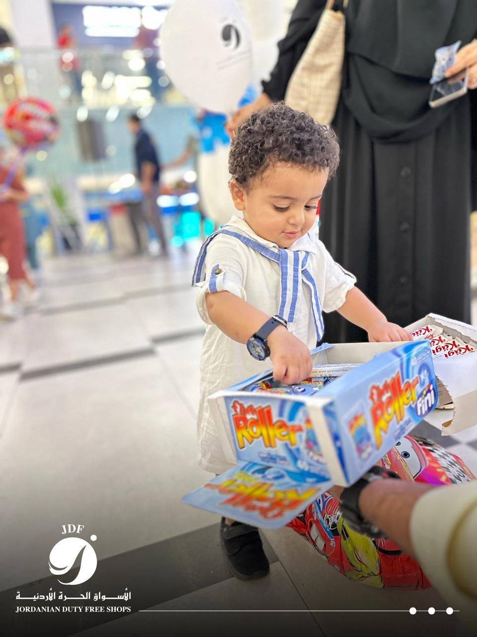 الأسواق الحرة الأردنية ترسم البسمة على وجوه أطفال ذوي الهمم في العقبة