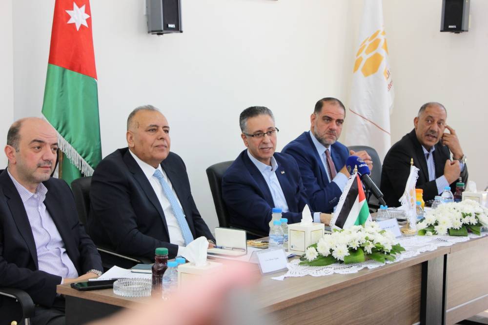 الوزير القضاة يلتقي المستثمرين في مدينة مادبا الصناعية