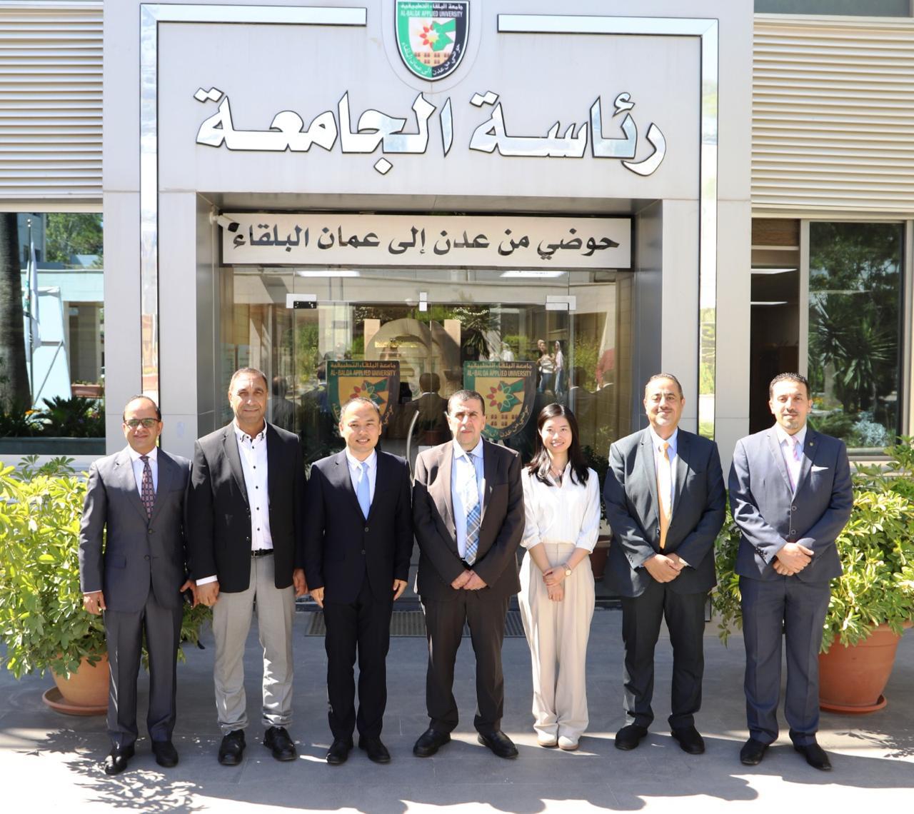 المستشار الثقافي الصيني يزور جامعة البلقاء التطبيقية