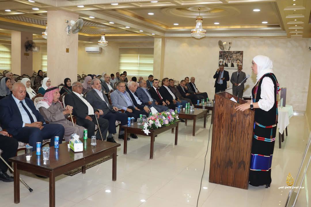 عشيرة الوشاح تكرم أبناءها وبناتها الناجحين في الثانوية العامة