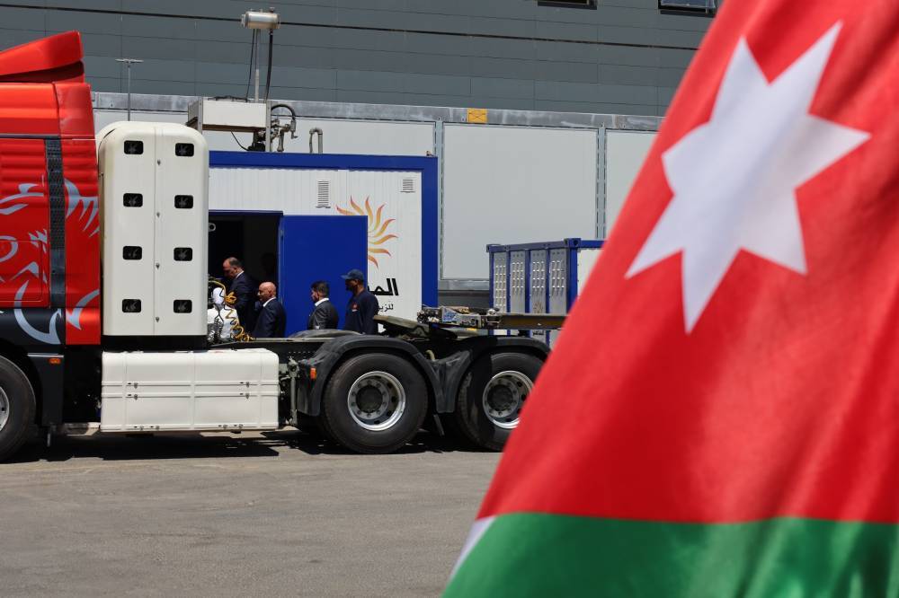 المناصير: خطة لانشاء مركز لتحويل الشاحنات للعمل بالغاز.. وجاهزون لفتح محطات تعبئة لمركبات الغاز عند استيرادها