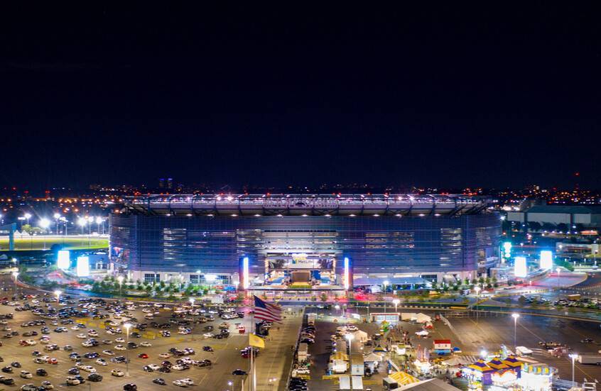 شاب يمارس فعلا فاحشا بحضور الآلاف خلال حفل موسيقي في نيوجيرسي ولقطات توثق الواقعة!