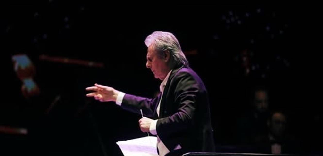 تعرّض لوعكة صحية مفاجئة.. نقل المايسترو سليم سحاب إلى المستشفى