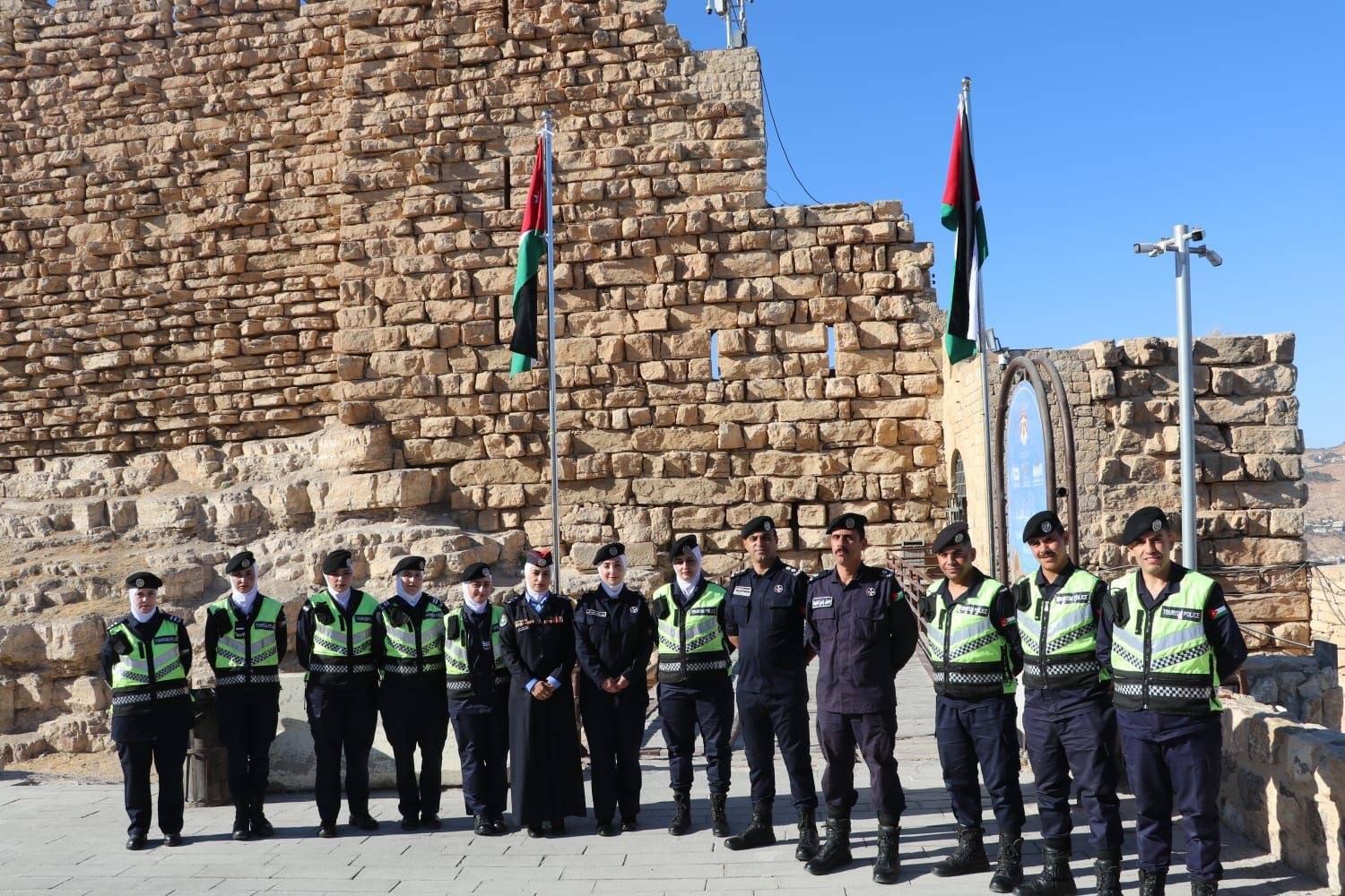 الأمن العام ينفذ يوماً توعوياً بيئياً  في المناطق السياحيه والطبيعية في محافظات المملكة