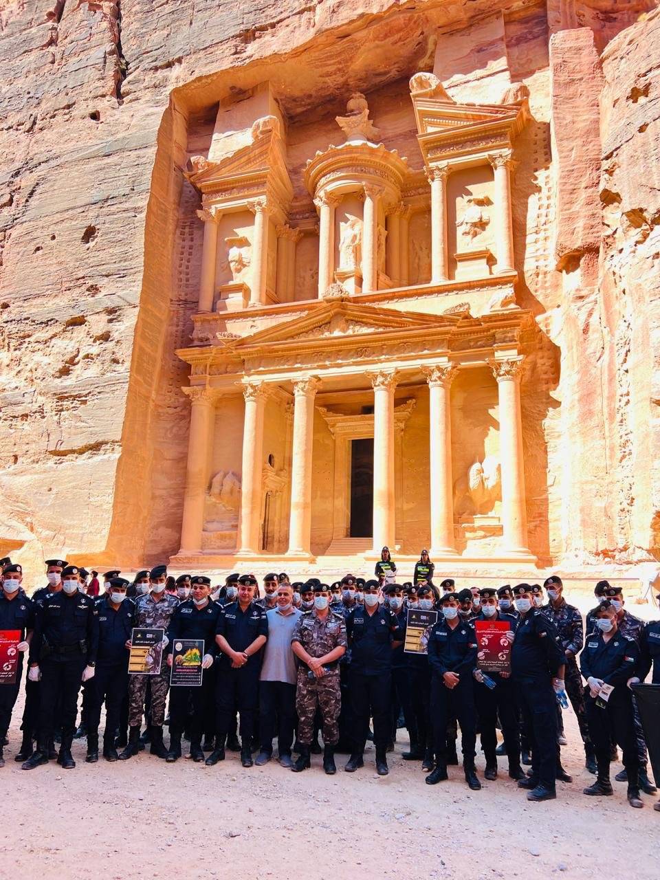 الأمن العام ينفذ يوماً توعوياً بيئياً  في المناطق السياحيه والطبيعية في محافظات المملكة